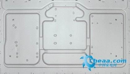 頭發(fā)1/50厚度韓企研發(fā)出LED電視機(jī)散熱鋼板_科技頻道_中國(guó)家電網(wǎng)
